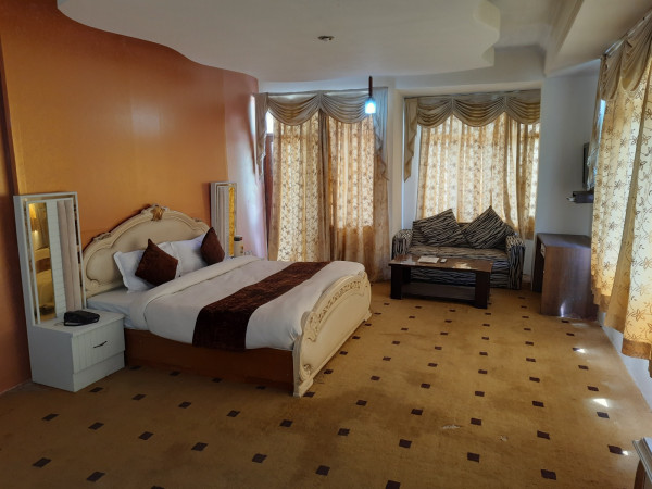 Comfy Stayz Beautifull Spacious Hotel Manali