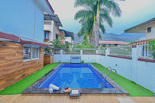 Comfy stay Beautiful villa with pool Lonavala